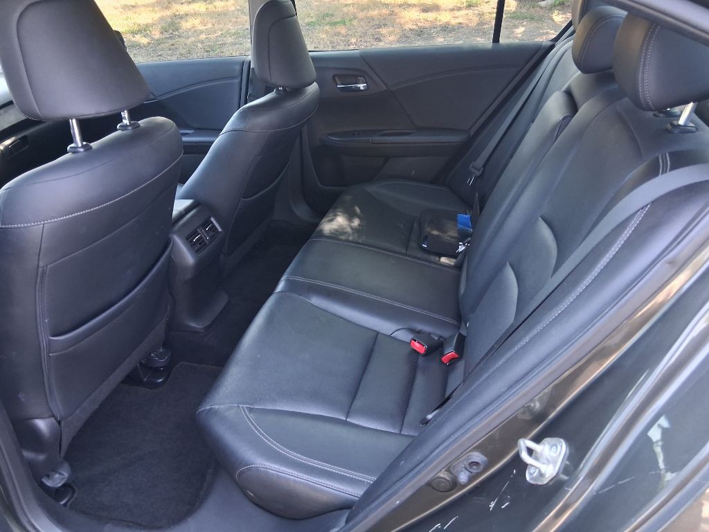 2015 Honda Accord Image 9