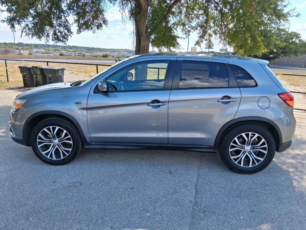 2016 Mitsubishi Outlander Image 4