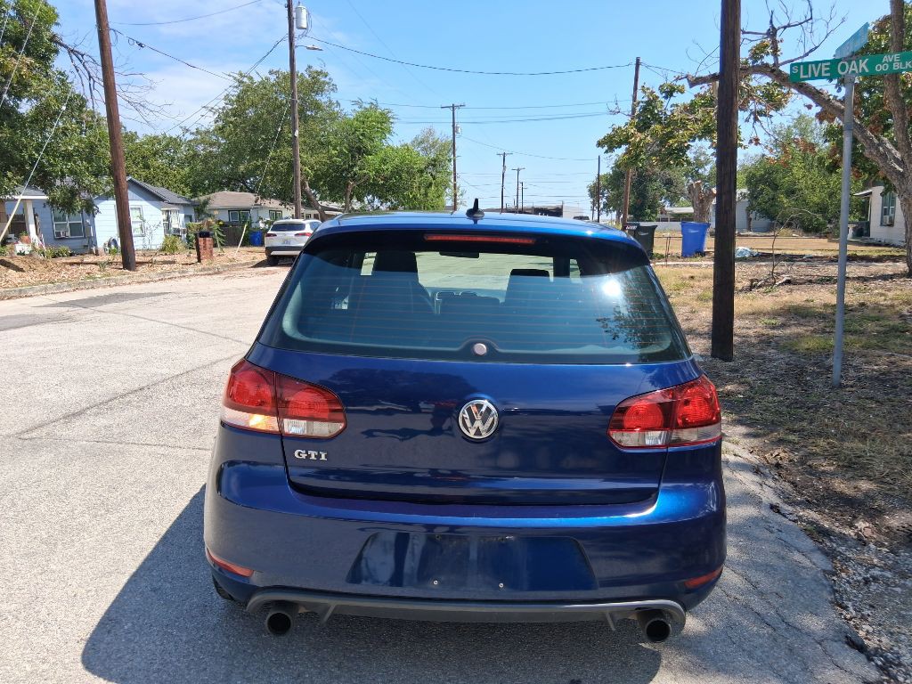 2011 Volkswagen GTI Image 9