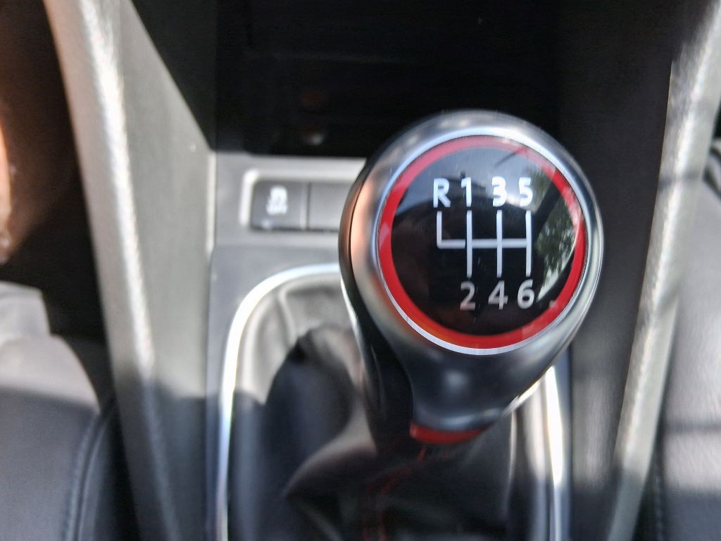 2011 Volkswagen GTI Image 13