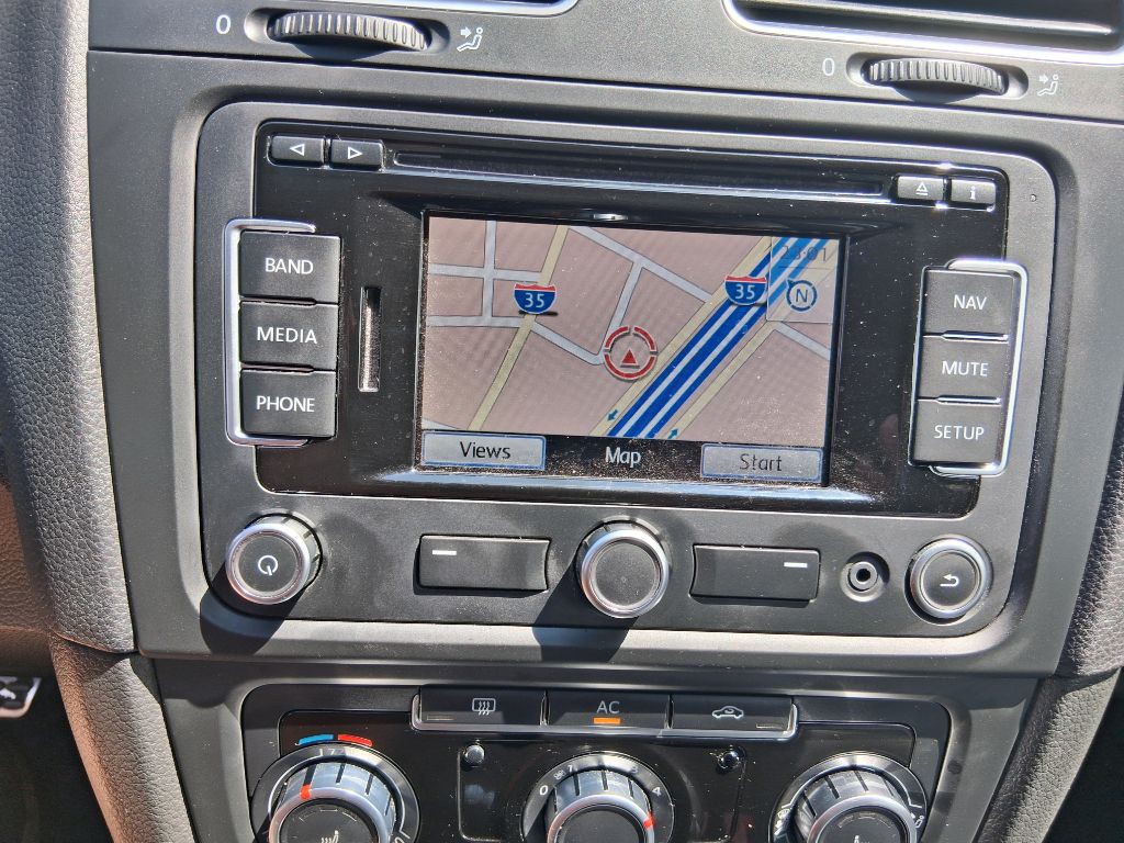 2011 Volkswagen GTI Image 14