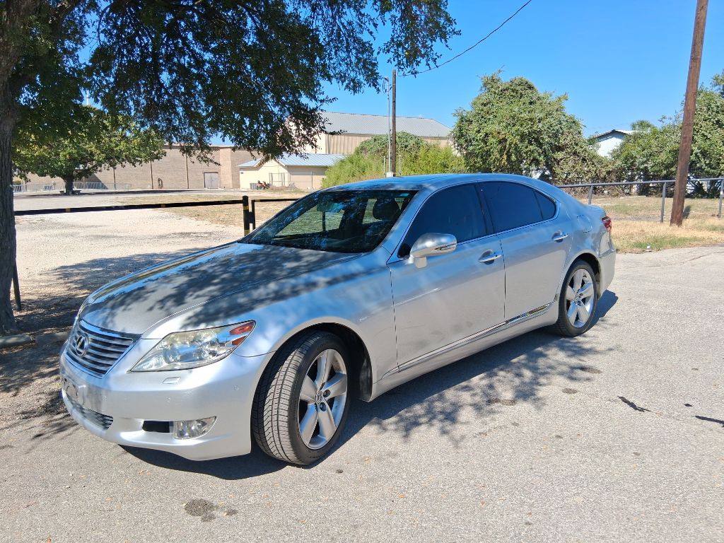 2010 Lexus LS Image 5