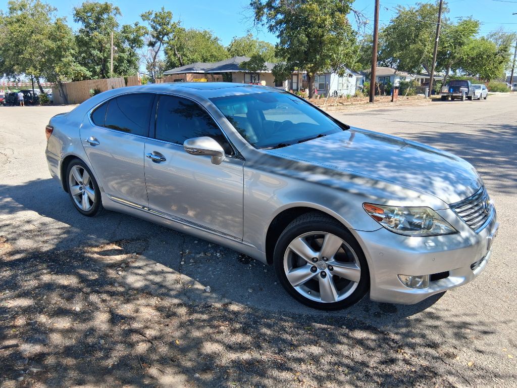 2010 Lexus LS Image 7