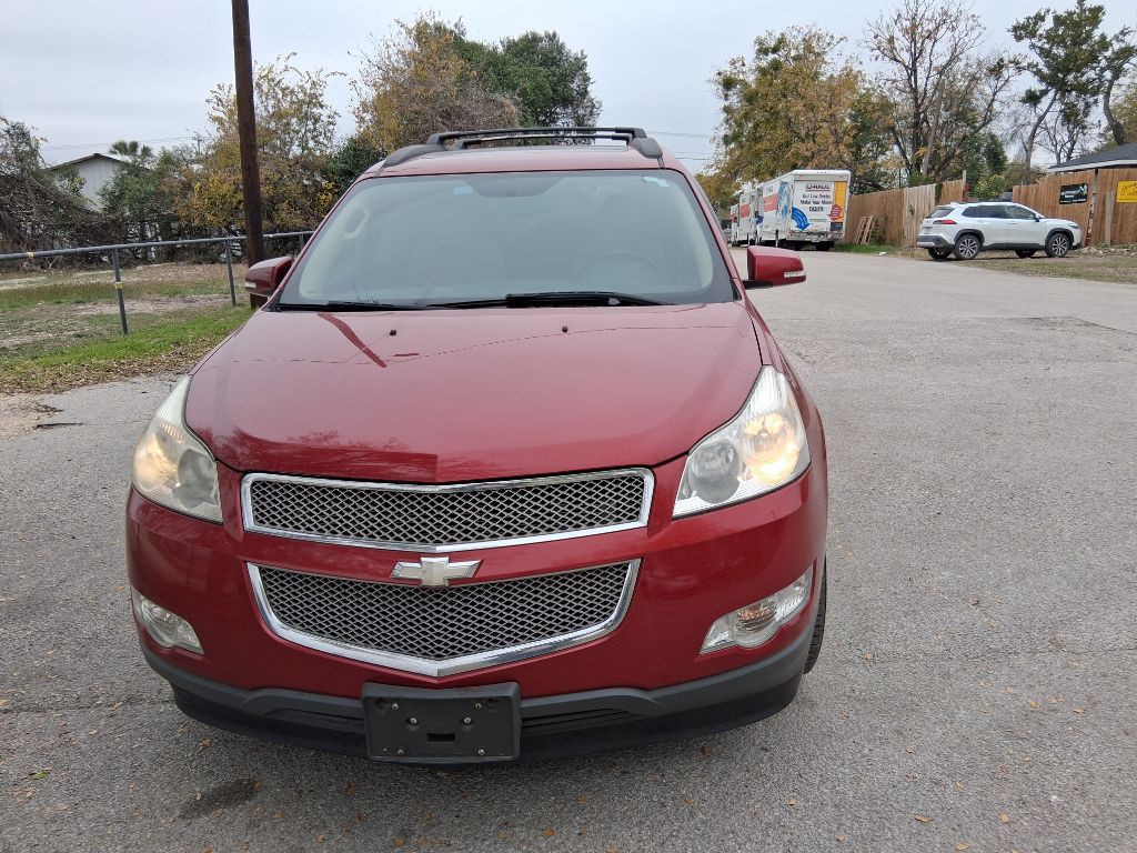2012 Chevrolet Traverse Image 2
