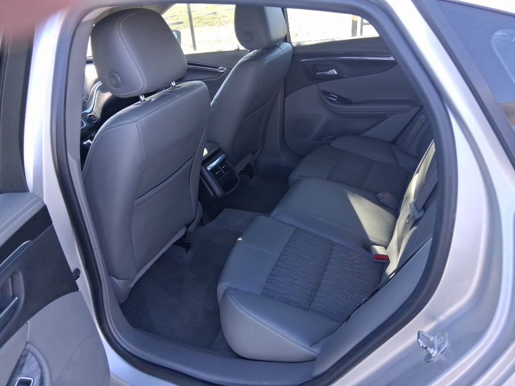 2015 Chevrolet Impala Image 11