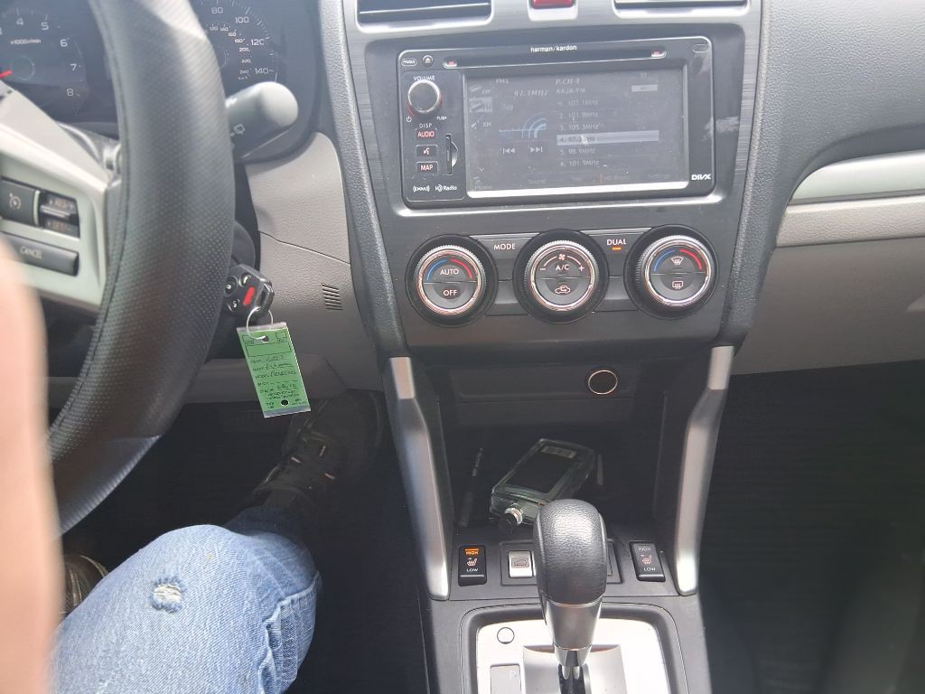 2014 Subaru Forester Image 11