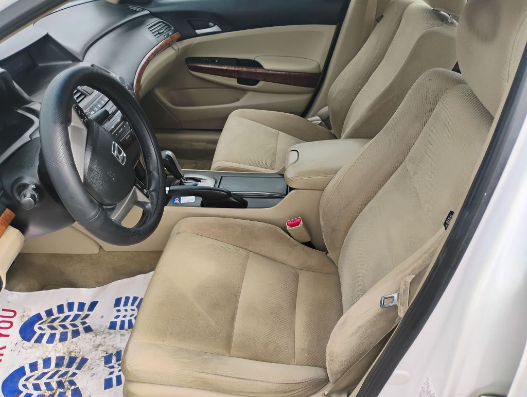 2011 Honda Accord Image 11