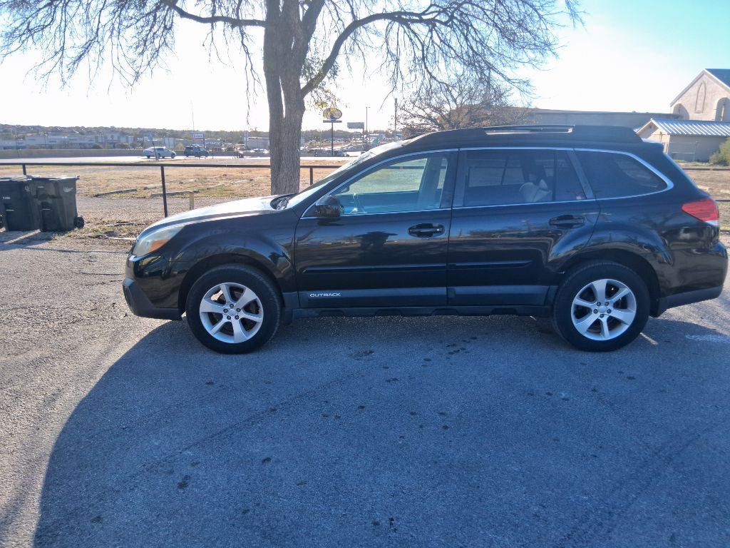 2013 Subaru Outback Image 1