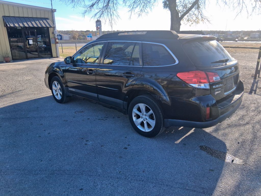 2013 Subaru Outback Image 4