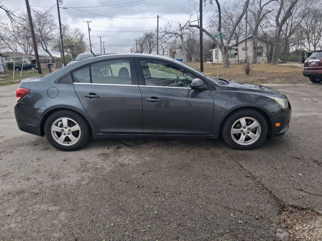 2013 Chevrolet Cruze Image 3