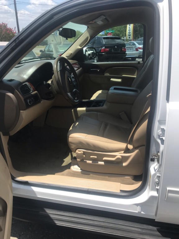 2012 Chevrolet Tahoe Image 12