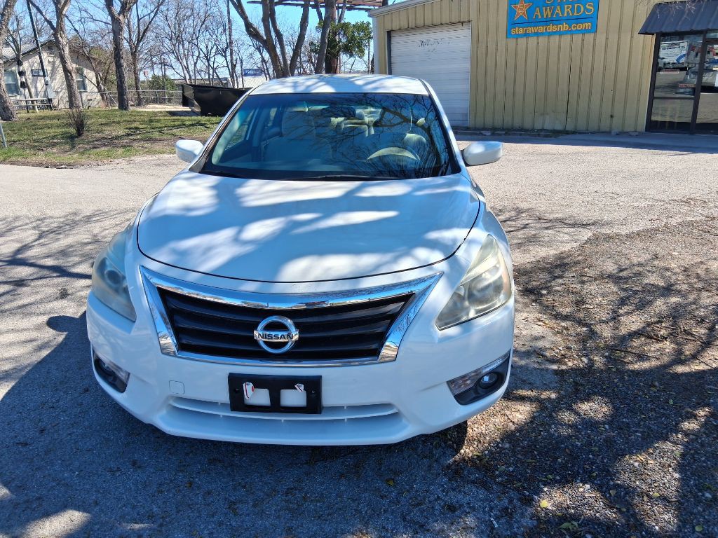 2015 Nissan Altima Image 4