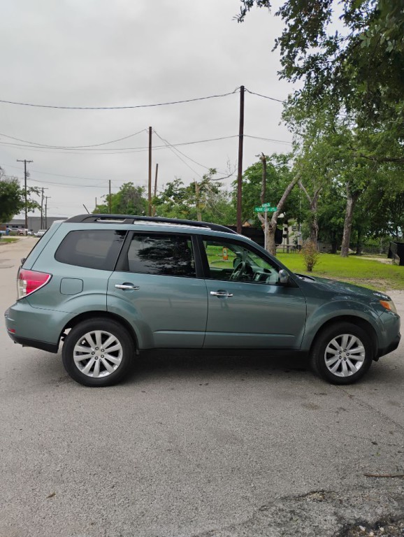 2011 Subaru Forester Image 4