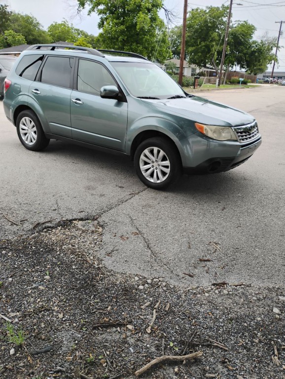 2011 Subaru Forester Image 8