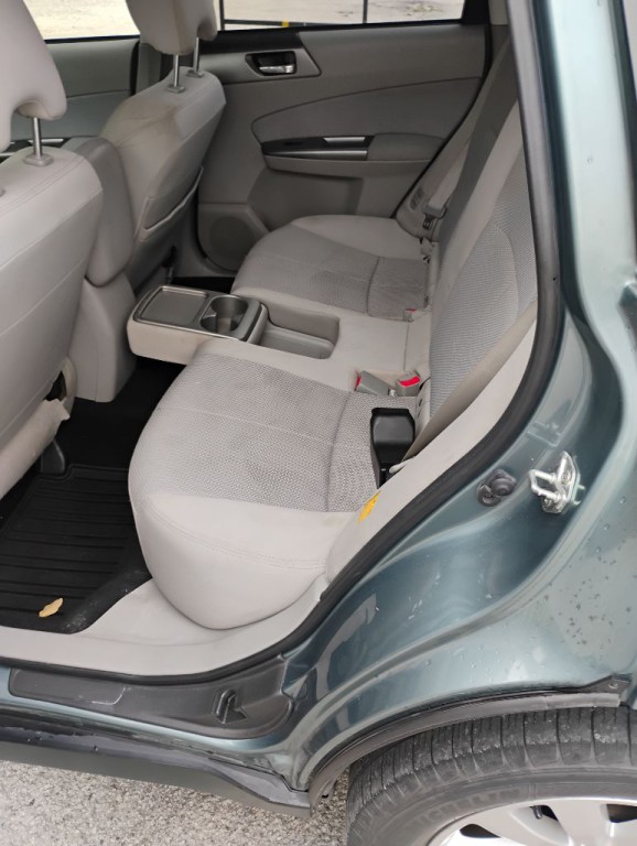 2011 Subaru Forester Image 10