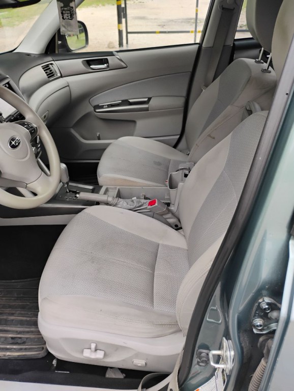 2011 Subaru Forester Image 11