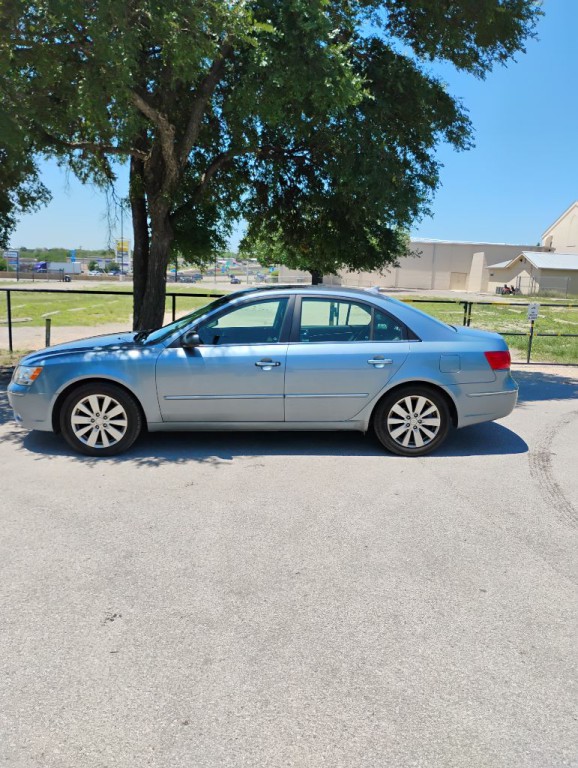 2010 Hyundai Sonata Image 4