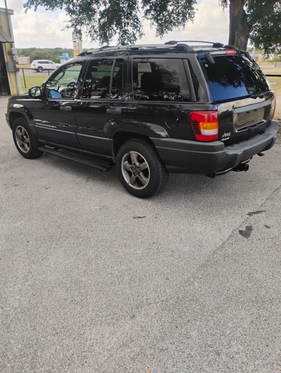 2004 Jeep Grand Cherokee Image 3