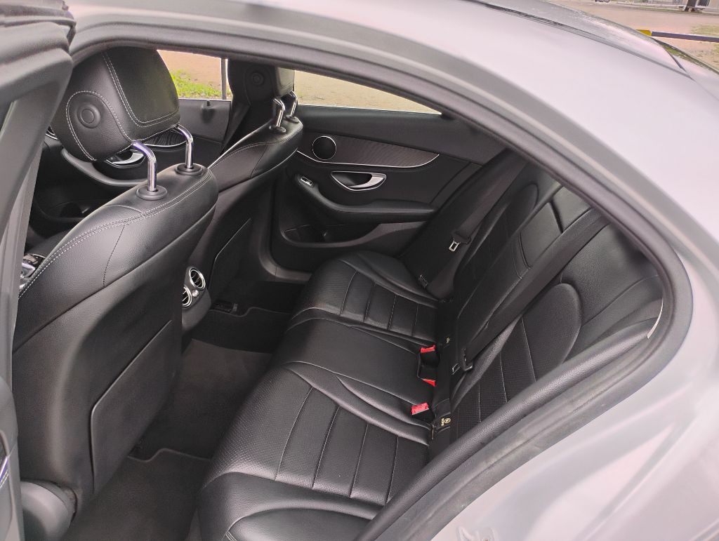 2016 Mercedes-Benz C-Class Image 9