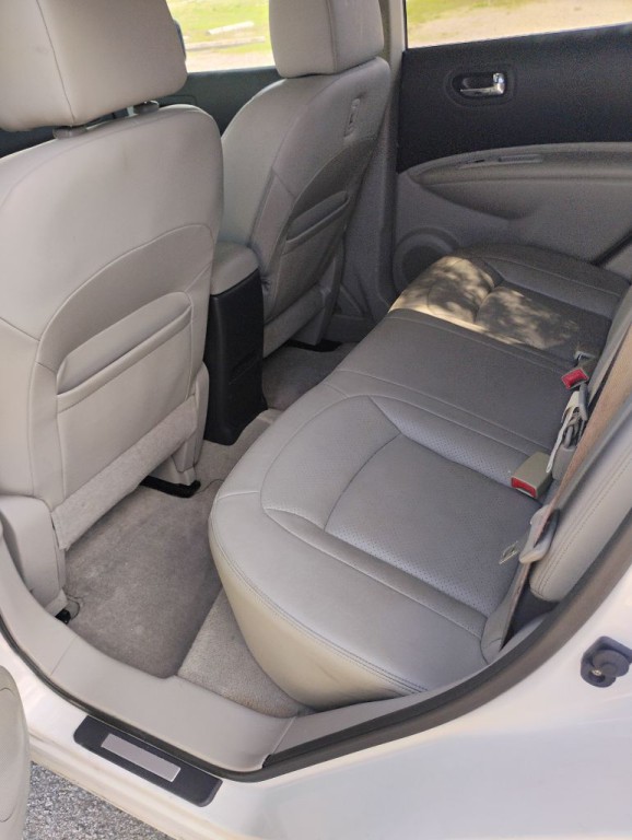 2011 Nissan Rogue Image 10