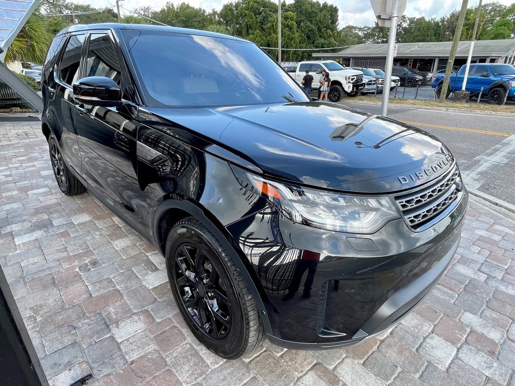 2017 Land Rover Discovery Image 3