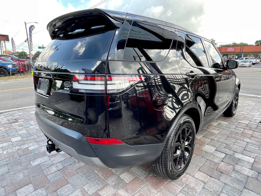 2017 Land Rover Discovery Image 8
