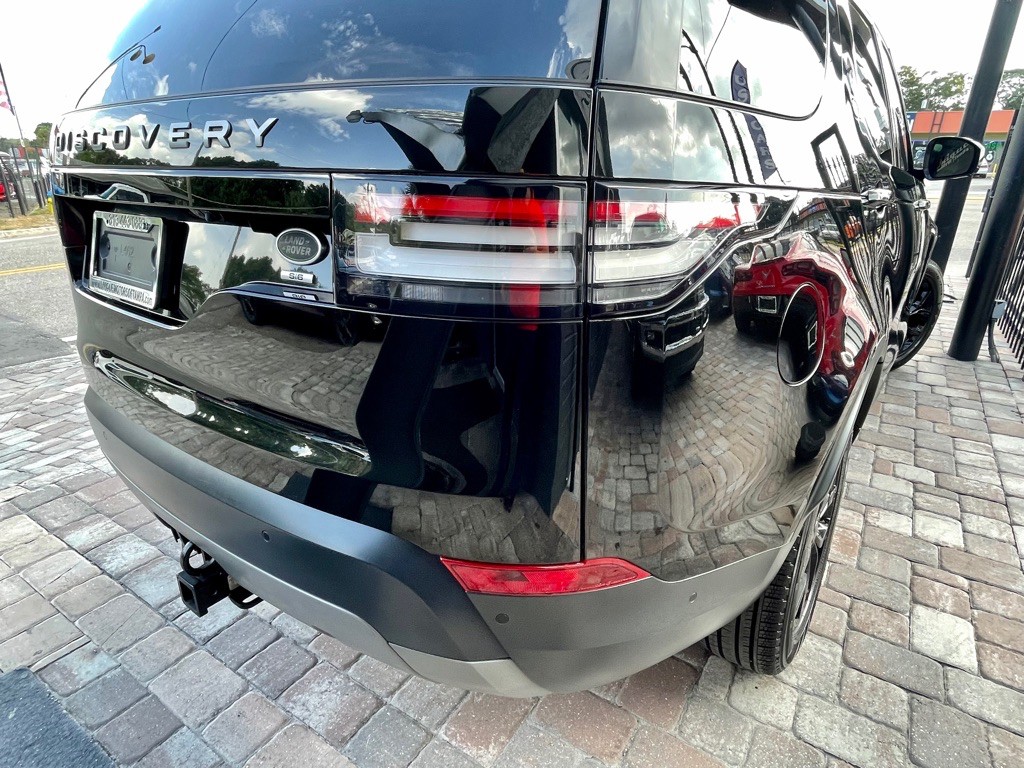 2017 Land Rover Discovery Image 25