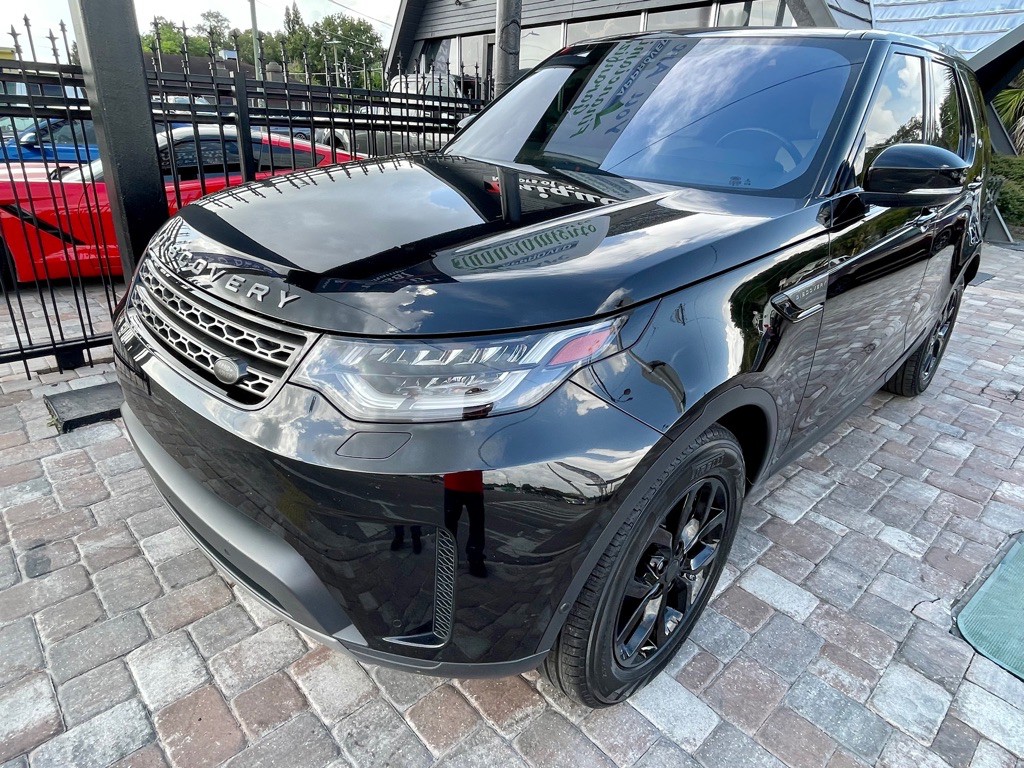 2017 Land Rover Discovery Image 40