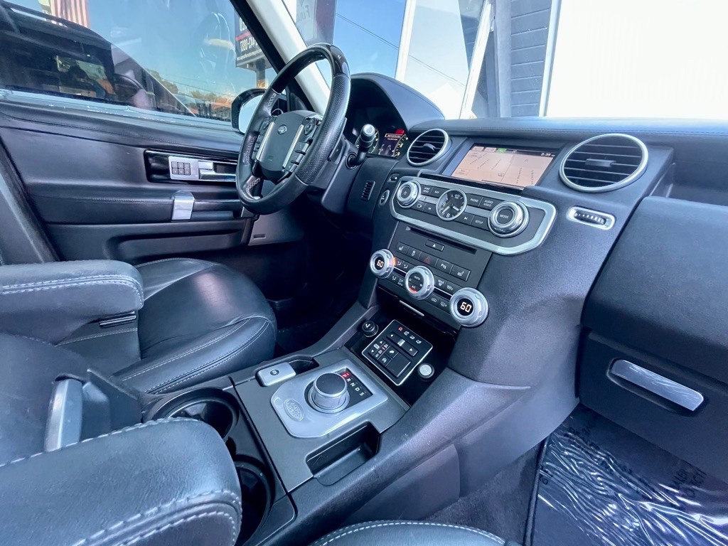 2016 Land Rover LR4 Image 20