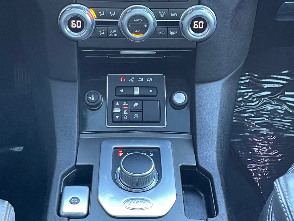 2016 Land Rover LR4 Image 21