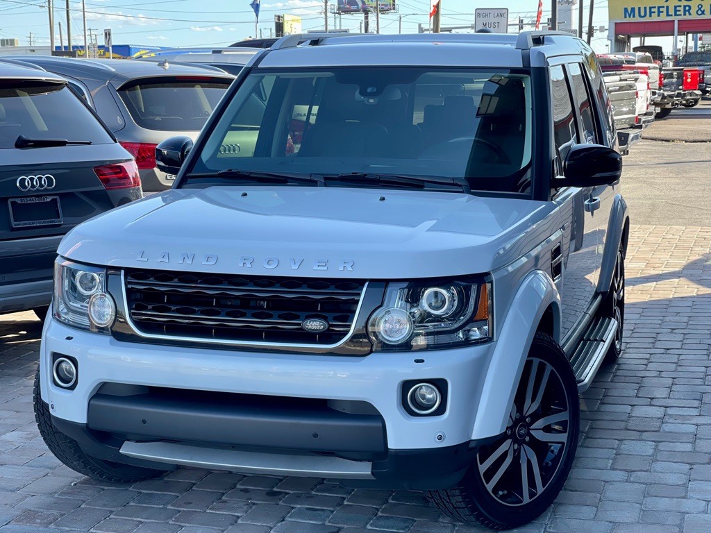 2016 Land Rover LR4 Image 38