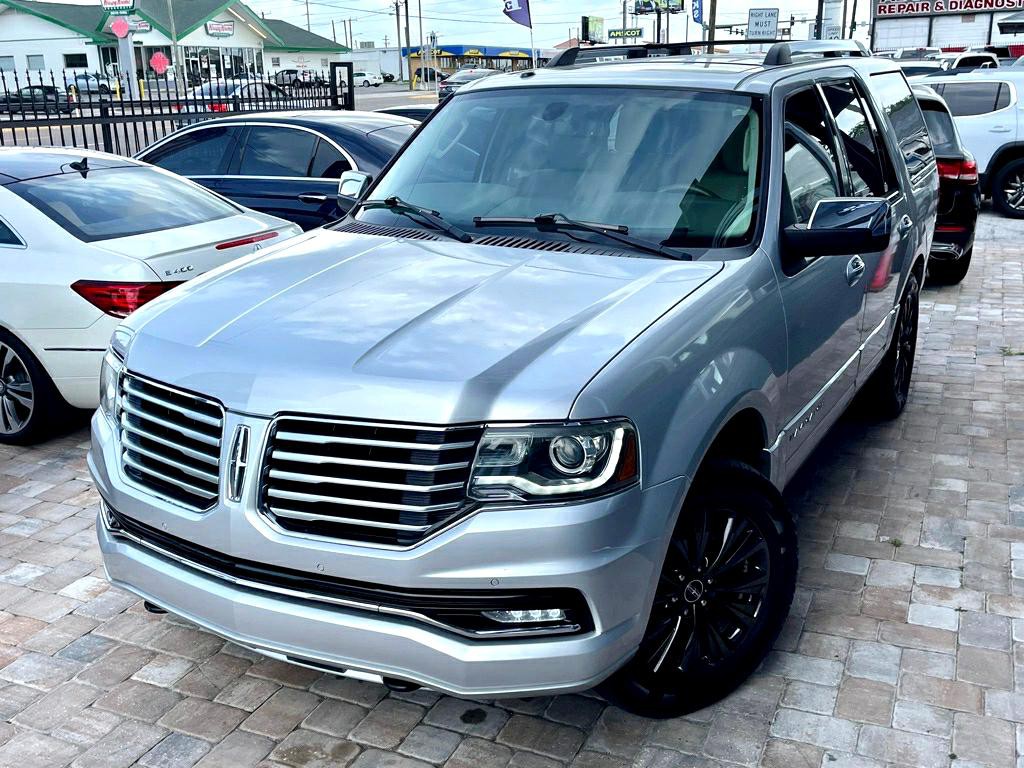 2015 Lincoln Navigator Image 3