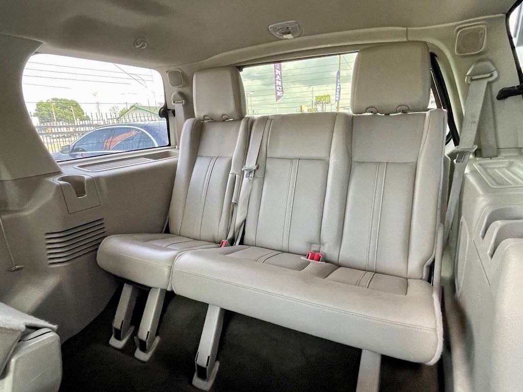 2015 Lincoln Navigator Image 19