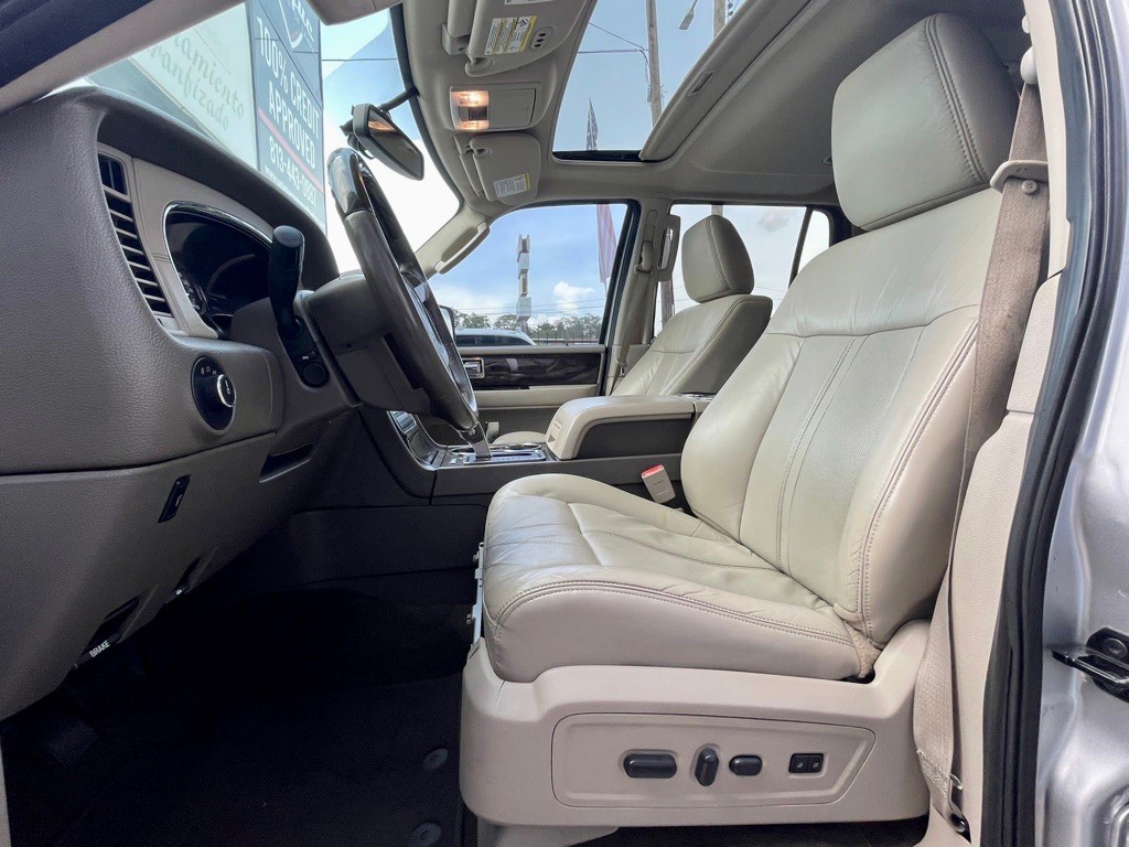 2015 Lincoln Navigator Image 27