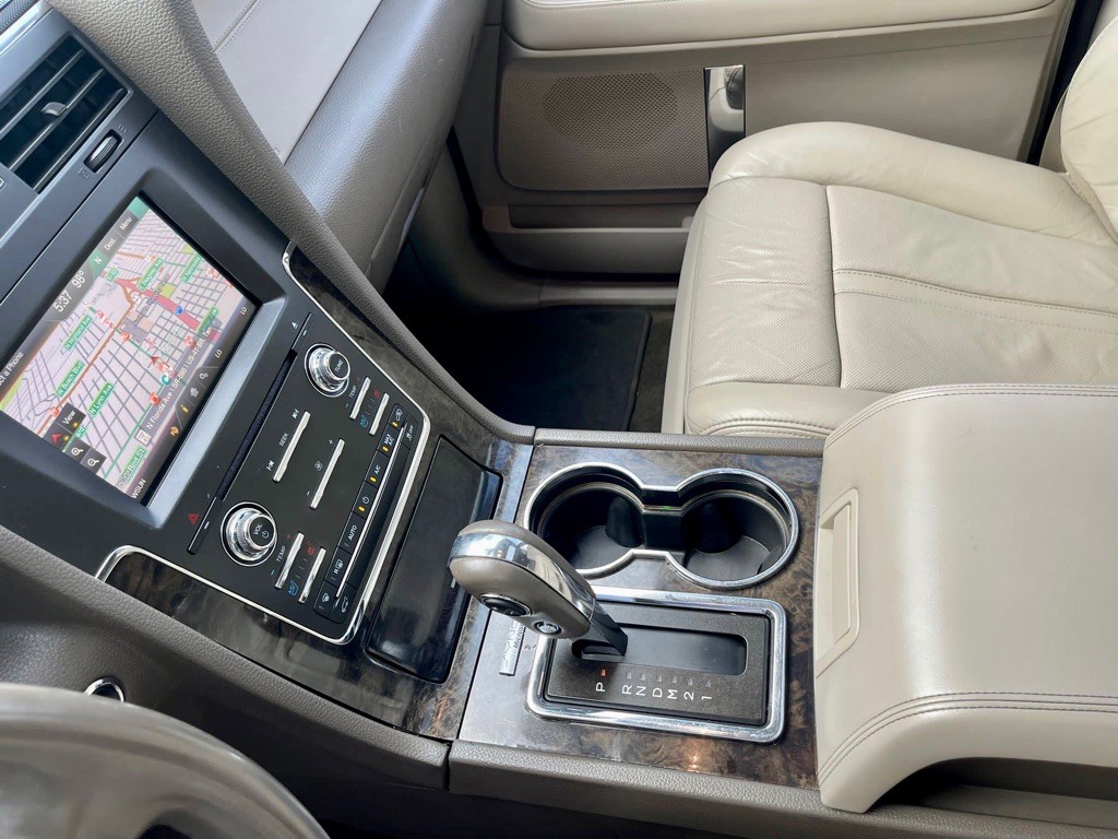 2015 Lincoln Navigator Image 32
