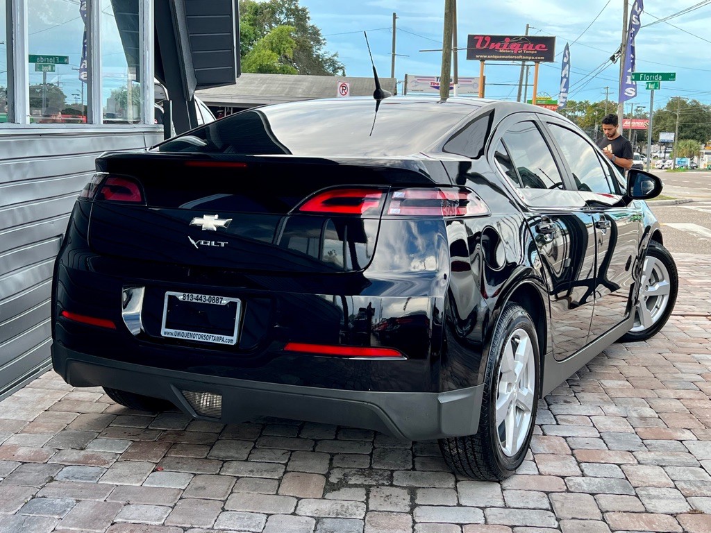 2013 Chevrolet Volt Image 2