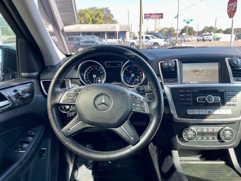 2016 Mercedes-Benz GL-Class Image 38