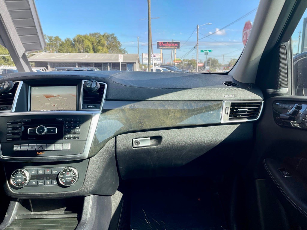 2016 Mercedes-Benz GL-Class Image 39
