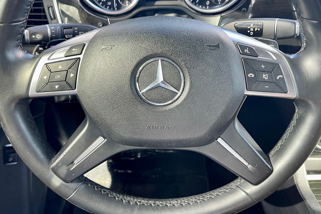 2016 Mercedes-Benz GL-Class Image 40