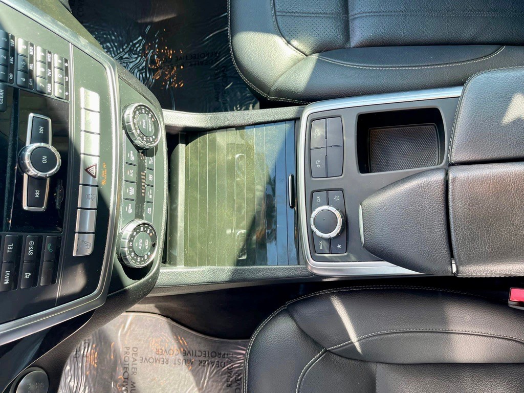 2016 Mercedes-Benz GL-Class Image 41