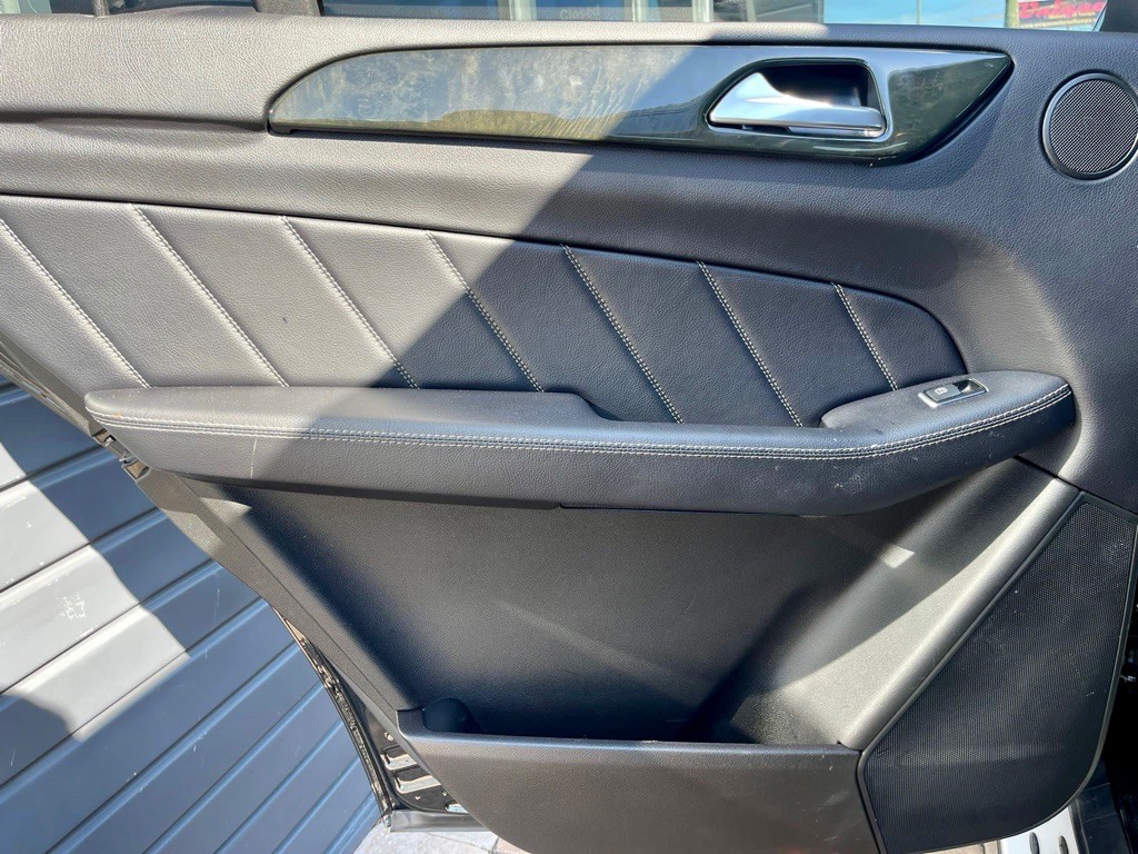 2016 Mercedes-Benz GL-Class Image 47