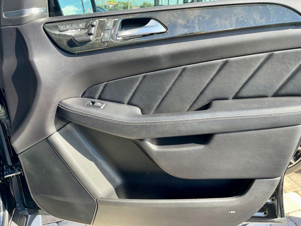 2016 Mercedes-Benz GL-Class Image 51