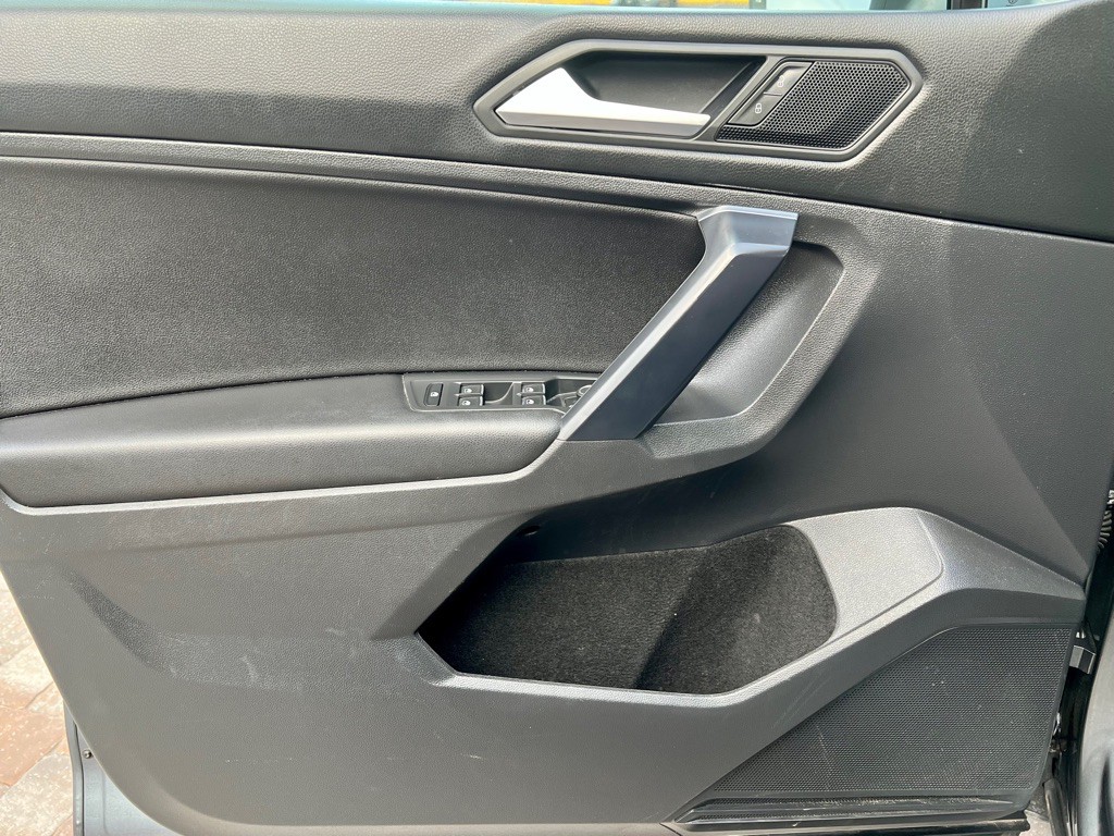 2021 Volkswagen Tiguan Image 39