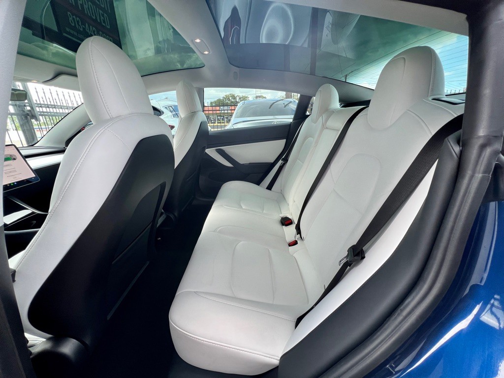 2020 Tesla Model 3 Image 16