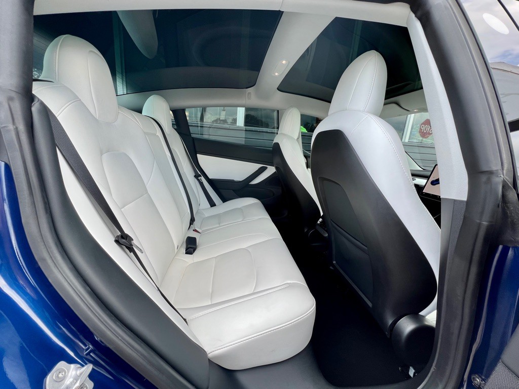 2020 Tesla Model 3 Image 26