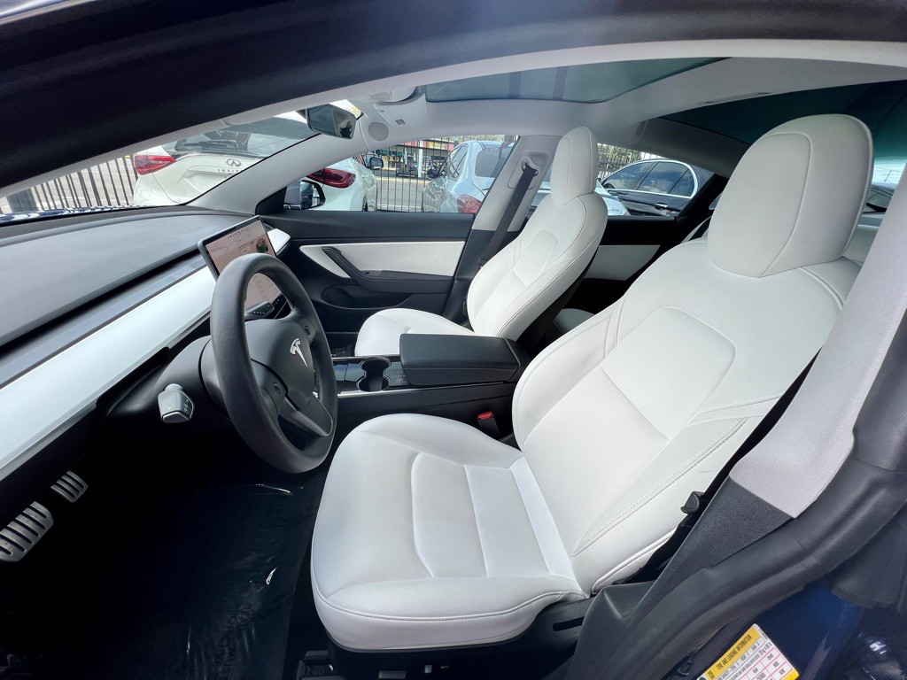 2020 Tesla Model 3 Image 39