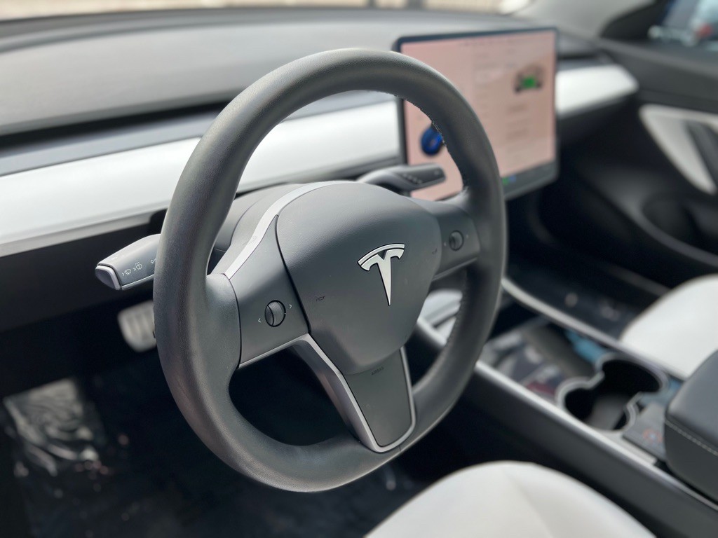2020 Tesla Model 3 Image 40
