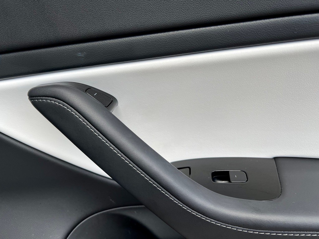 2020 Tesla Model 3 Image 46