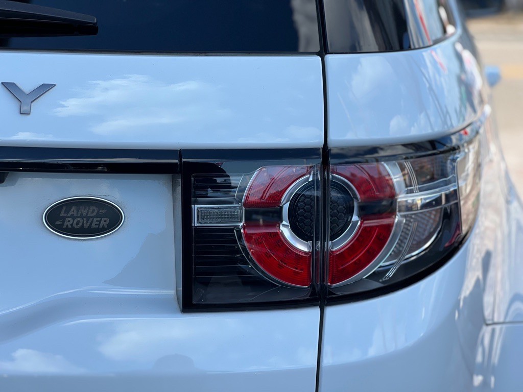 2019 Land Rover Discovery Sport Image 12
