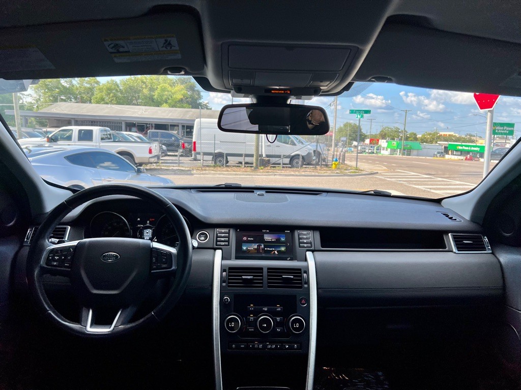 2019 Land Rover Discovery Sport Image 14